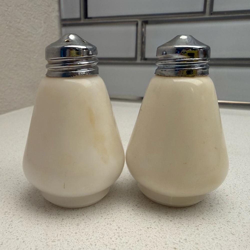 Vintage London Salt & Pepper Shakers Trafalgar Square Horse Guards Parade - Picture 5 of 13